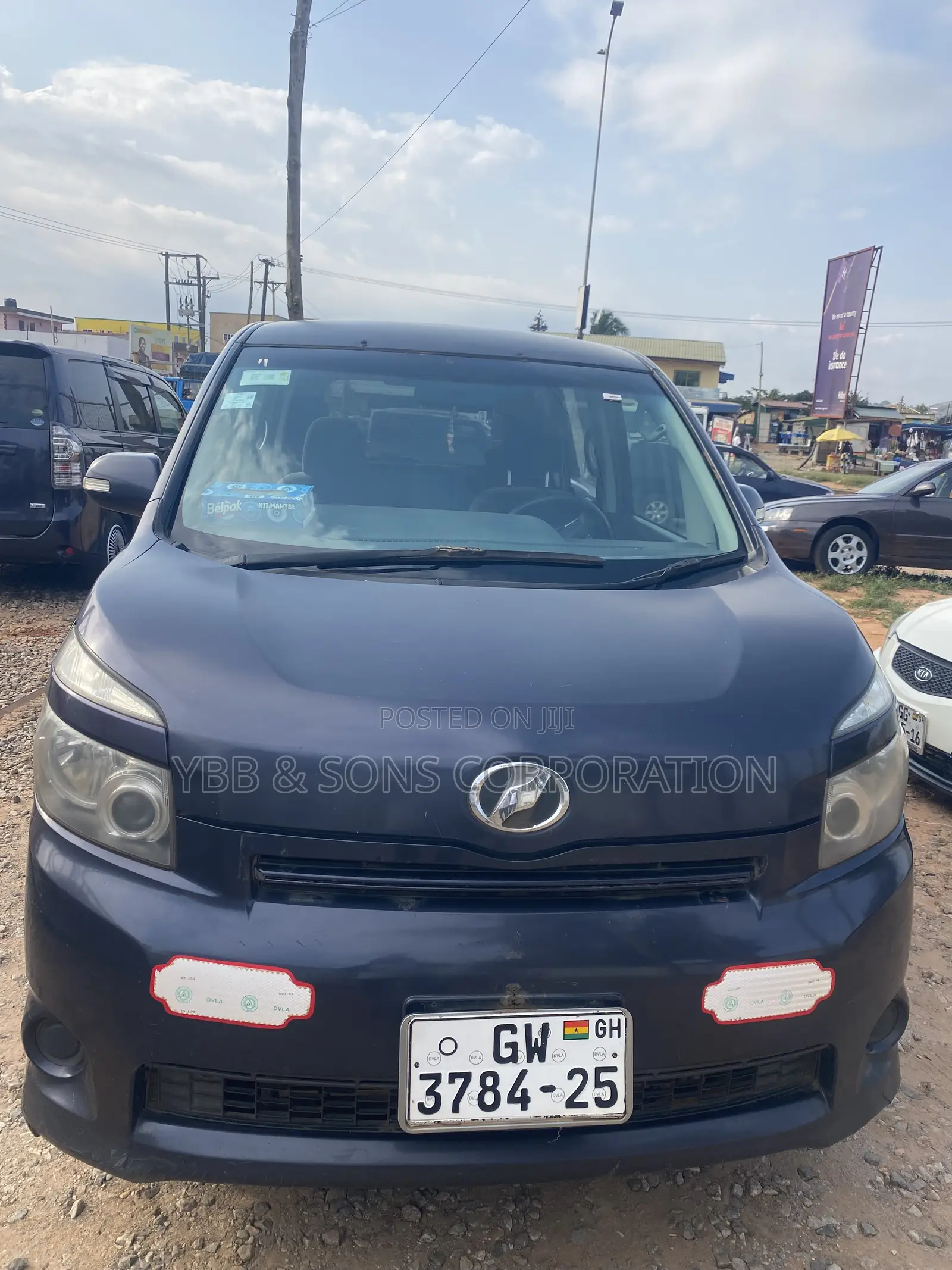 Toyota Voxy V 2WD 8-Seater 2014 Gray