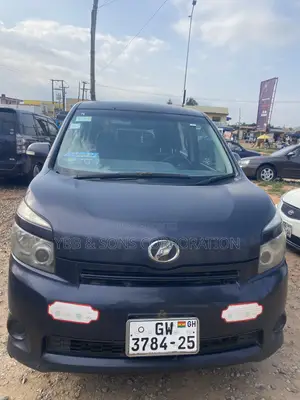 Toyota Voxy V 2WD 8-Seater 2014 Gray