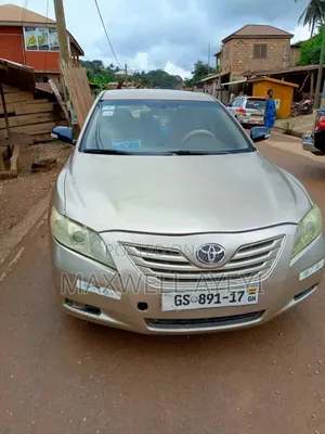 Toyota Camry Base 4dr Sedan (2.5L 4cyl 6M) 2010 Beige
