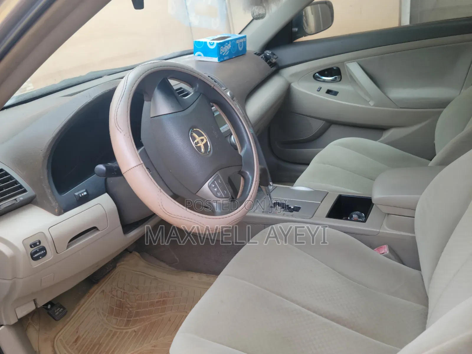 Toyota Camry Base 4dr Sedan (2.5L 4cyl 6M) 2010 Beige