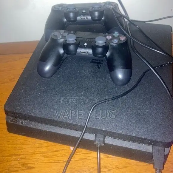 Ps4 With 2 Controllers and 6 Games