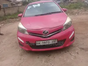 Toyota Vitz 2013 Red