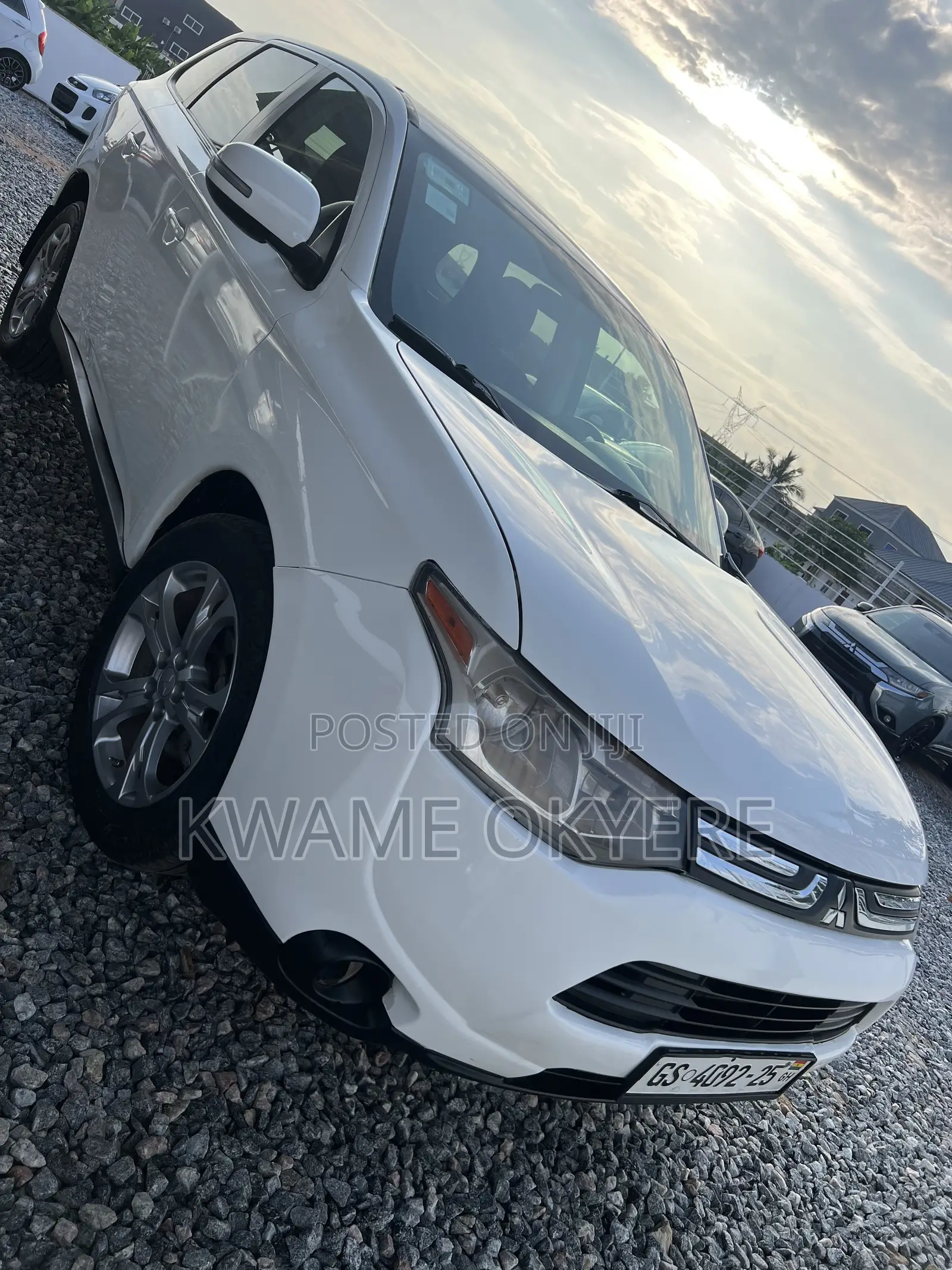 Mitsubishi Outlander SE 4dr SUV AWD (2.4L 4cyl CVT) 2015 White