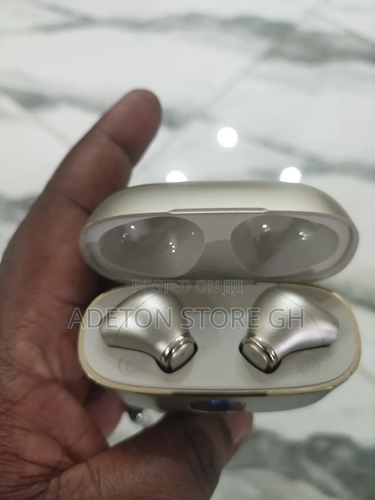 Wireless Earphones / Ear Pods/ Ear Buds for Sale