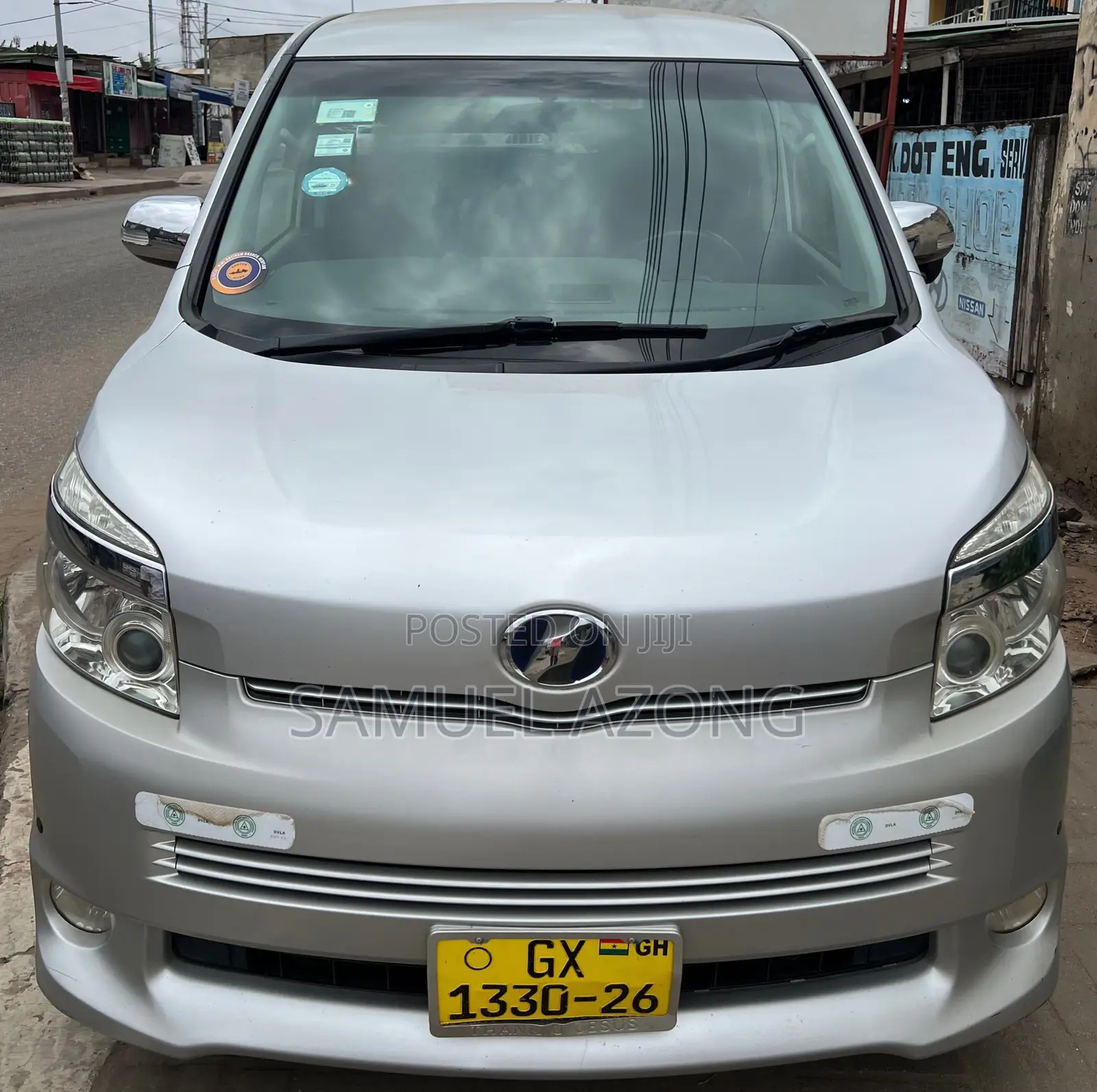 Toyota Voxy X L Edition 2WD 8-Seater 2013 Silver