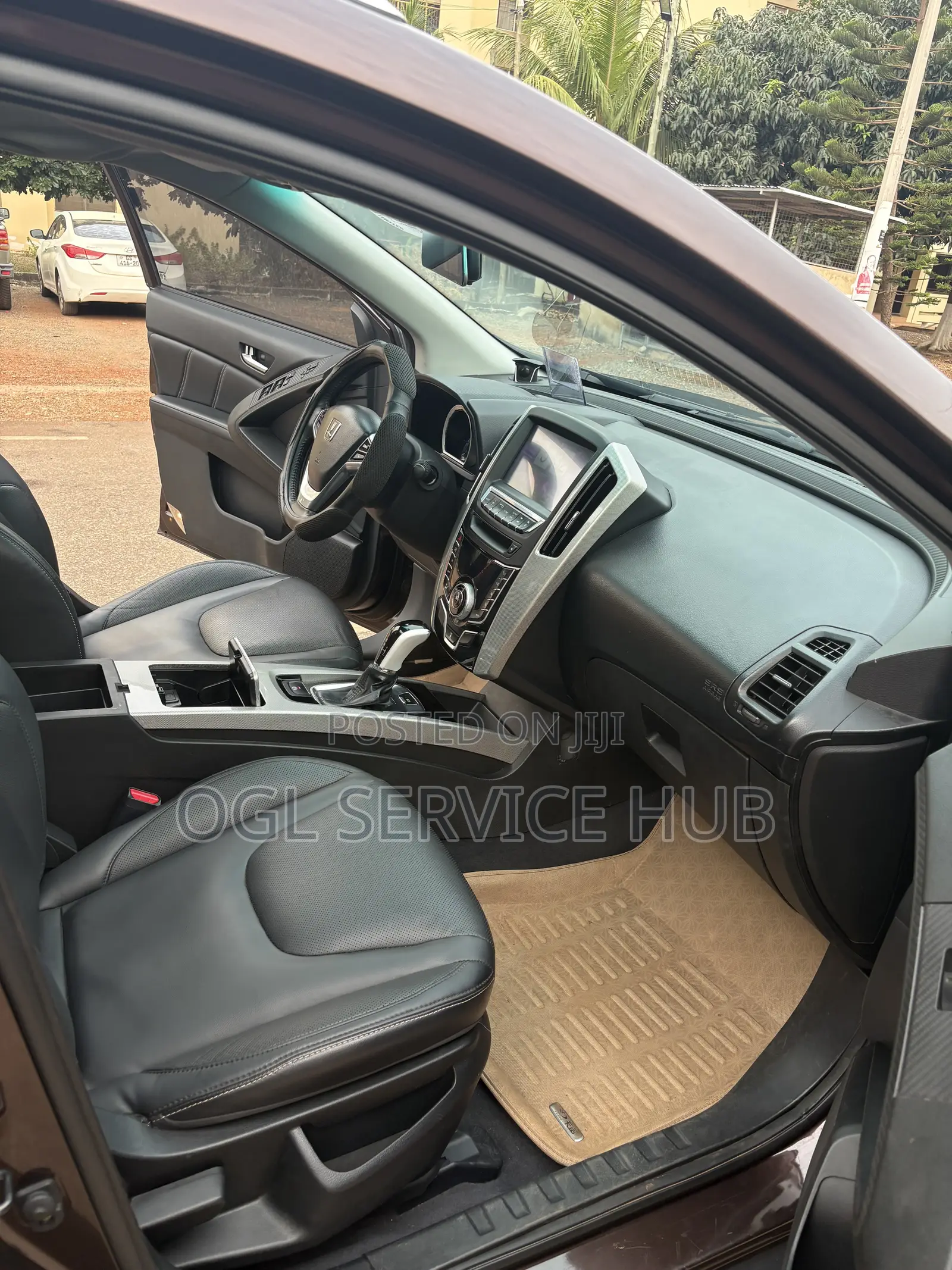 Luxgen U6 2.0 Petrol FWD 2017 Burgundy