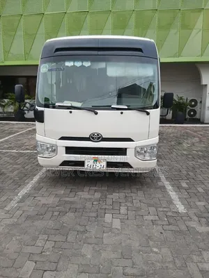 Toyota HiAce 2023 White