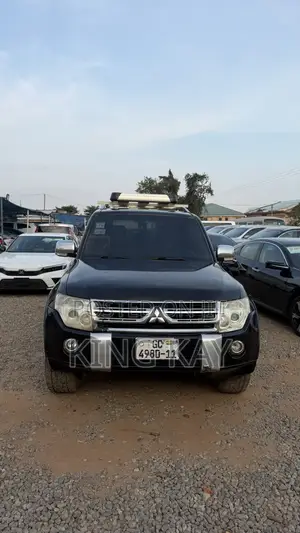 Mitsubishi Pajero 3.0 2010 Black