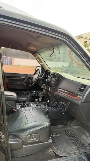 Mitsubishi Pajero 3.0 2010 Black