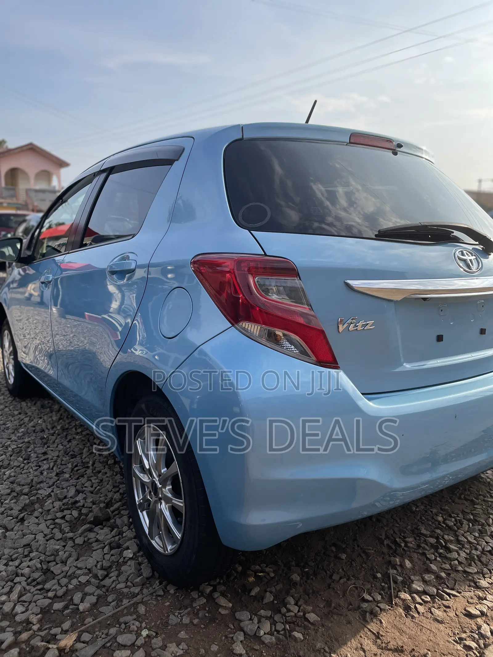 Toyota Vitz 1.3 AWD 5dr 2016 Blue