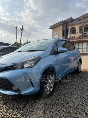 Toyota Vitz 1.3 AWD 5dr 2016 Blue