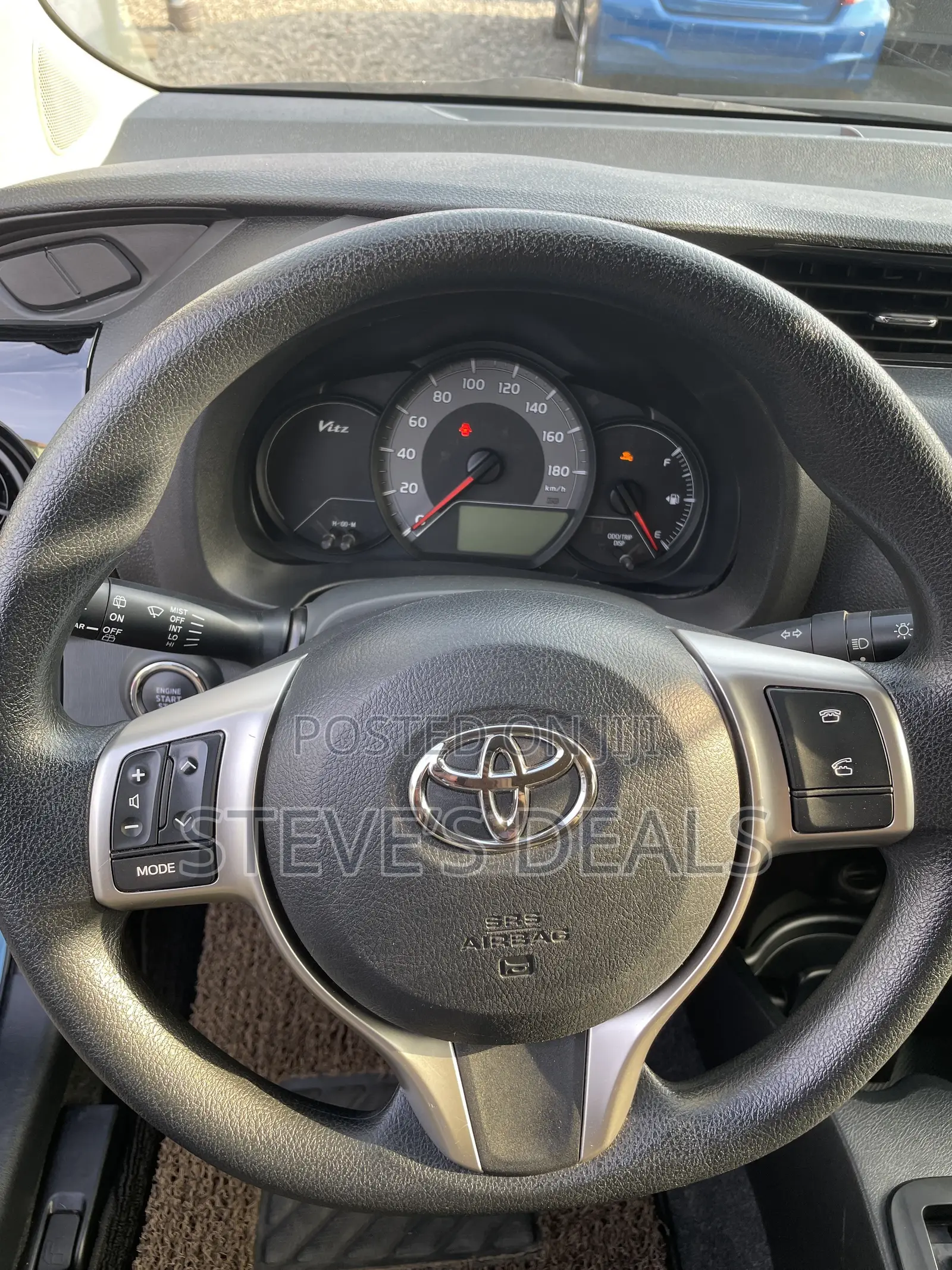 Toyota Vitz 1.3 AWD 5dr 2016 Blue