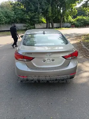 Hyundai Elantra SE Sedan FWD (1.8L 4cyl 6A) 2016 Brown