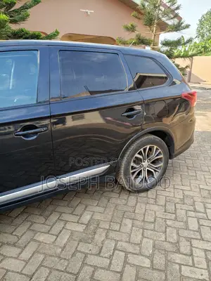 Mitsubishi Outlander SE FWD 2016 Black