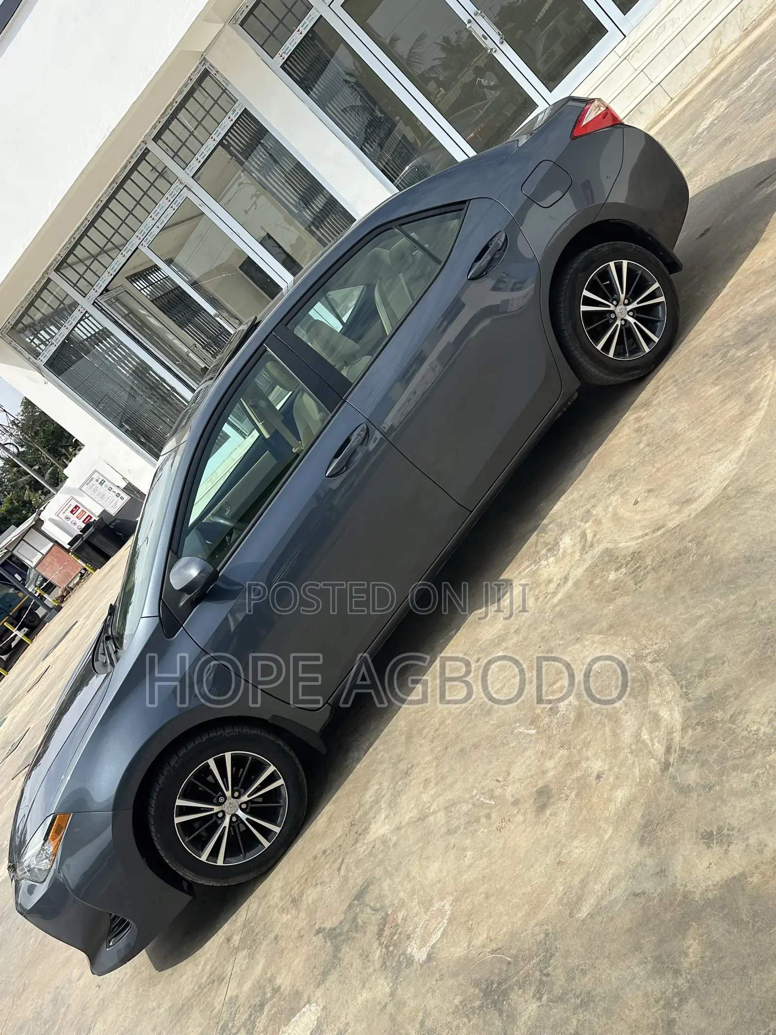 Toyota Corolla LE ECO 4dr Sedan (1.8L 4cyl CVT) 2017 Gray