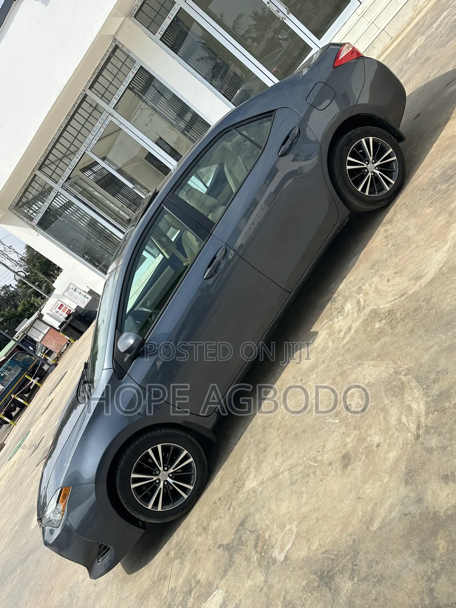 Toyota Corolla LE ECO 4dr Sedan (1.8L 4cyl CVT) 2017 Gray