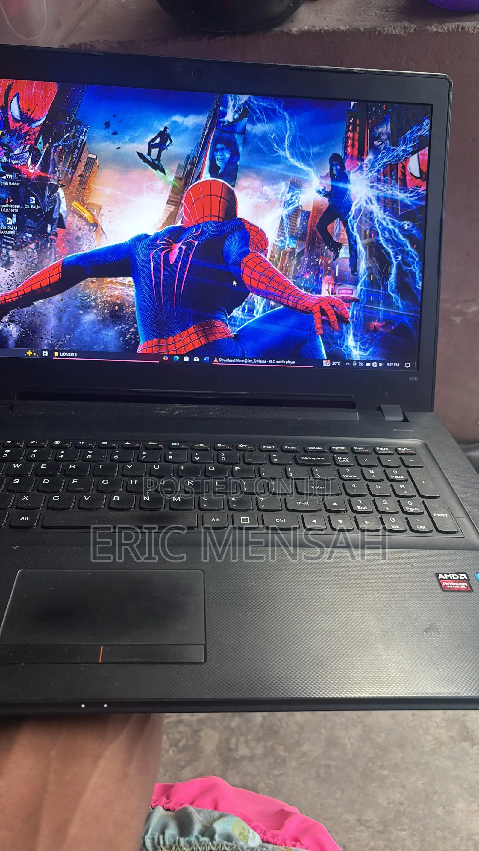Laptop Lenovo IdeaPad 300 16GB Intel Core i7 HDD+SSD 1T