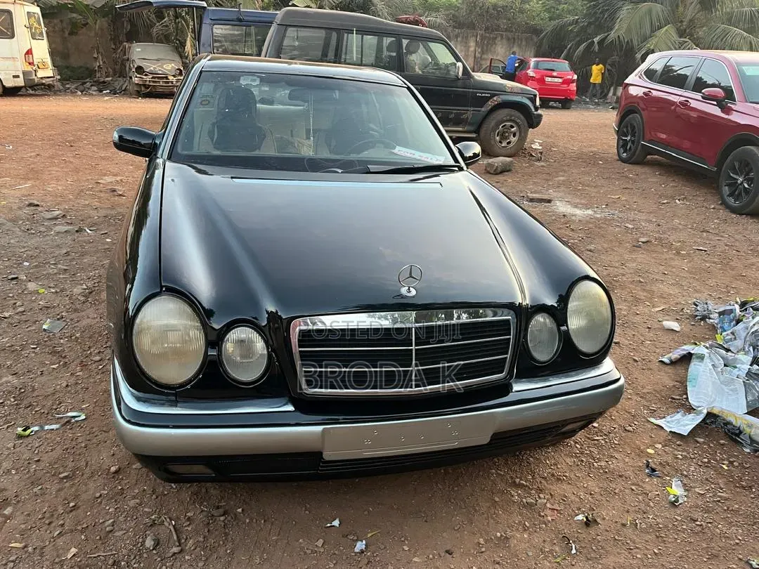 Mercedes-Benz 220E 1998 Black