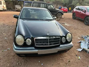 Mercedes-Benz 220E 1998 Black