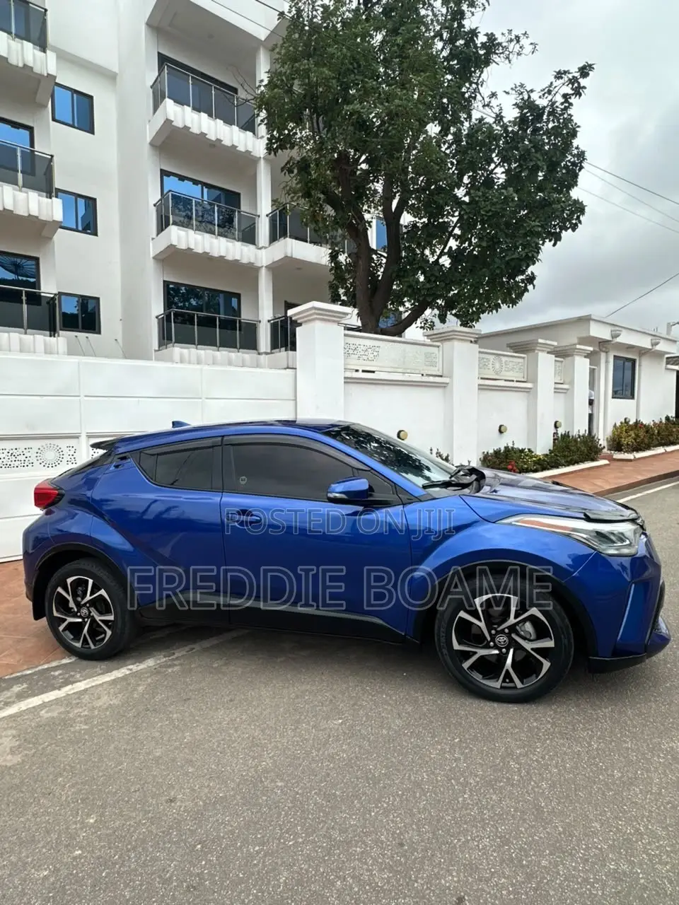 Toyota C-HR 2022 Blue