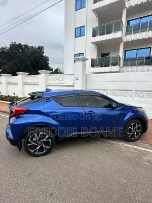 Toyota C-HR 2022 Blue