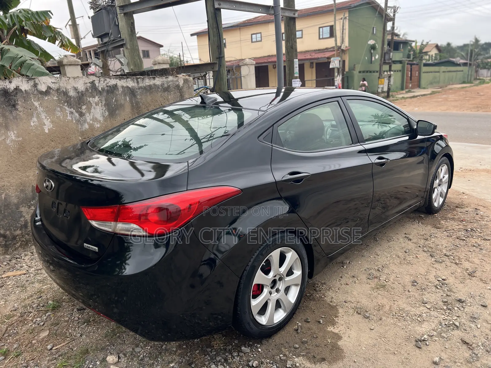 Hyundai Elantra Limited Sedan FWD (1.8L 4cyl 6A) 2013 Black