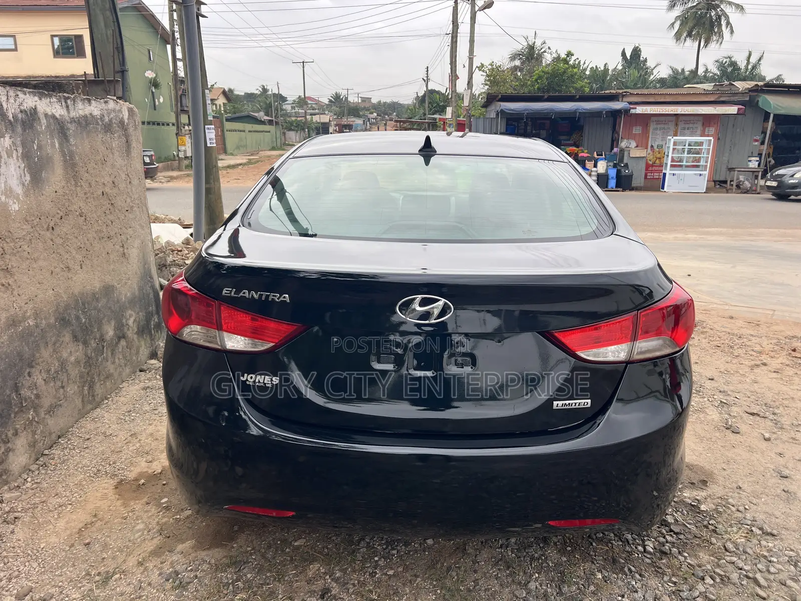 Hyundai Elantra Limited Sedan FWD (1.8L 4cyl 6A) 2013 Black