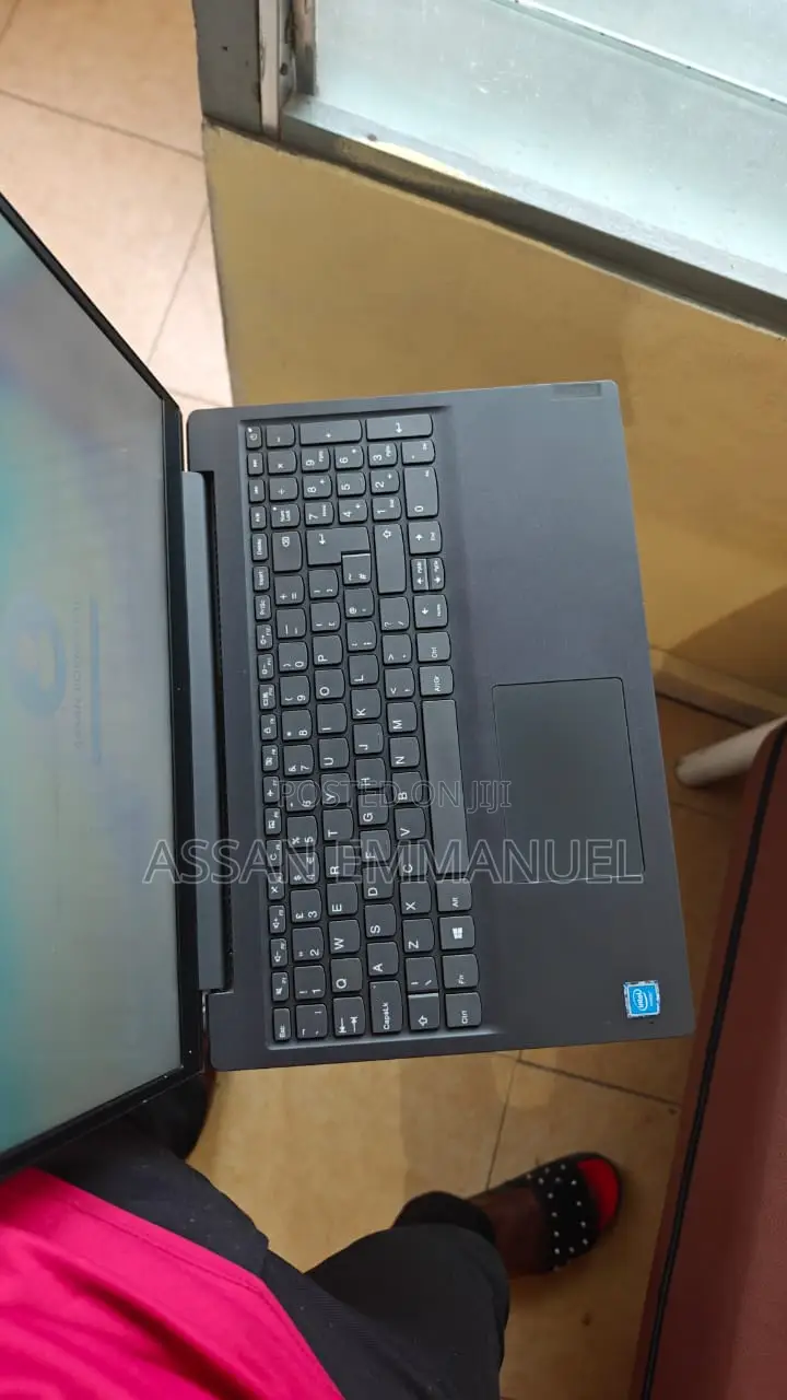 Laptop Lenovo V15 4GB Intel Celeron HDD 1T