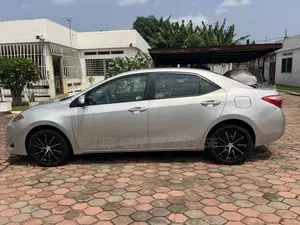 Toyota Corolla LE Eco (1.8L 4cyl 2A) 2019 Silver