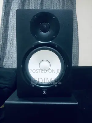 Yamaha HS8 Monitor Speaker, Slightly Used but in a Good Shape