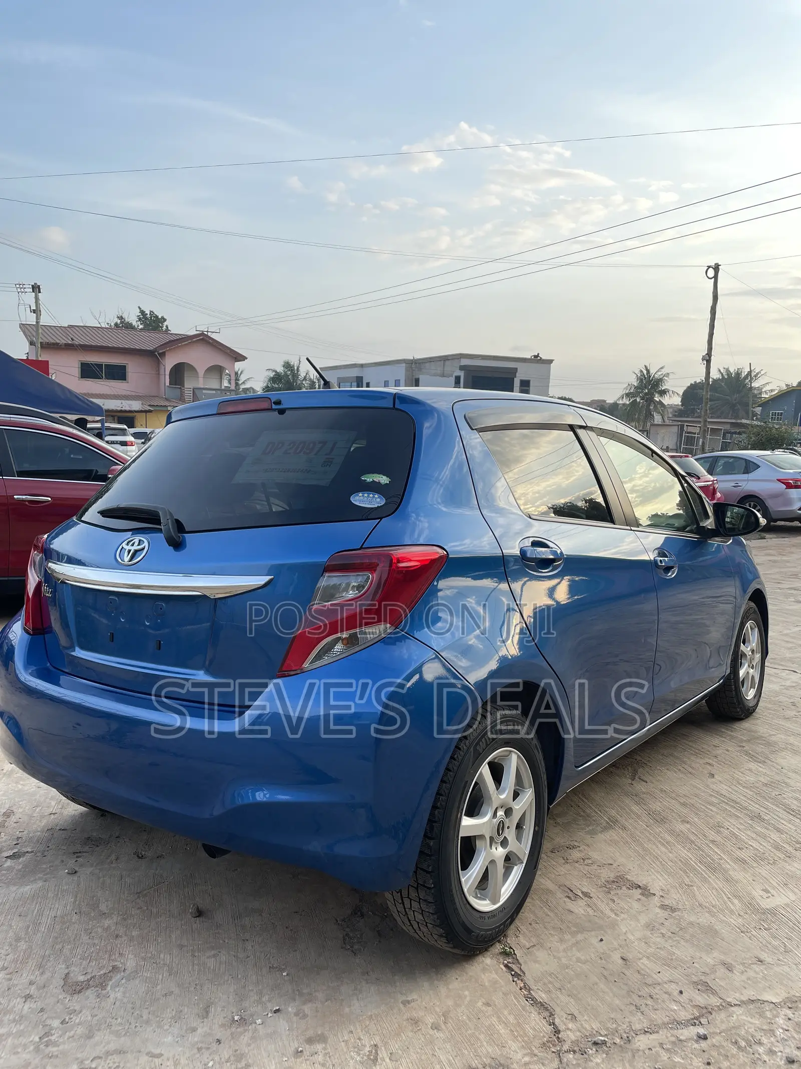 Toyota Vitz 1.3 FWD 5dr 2015 Blue