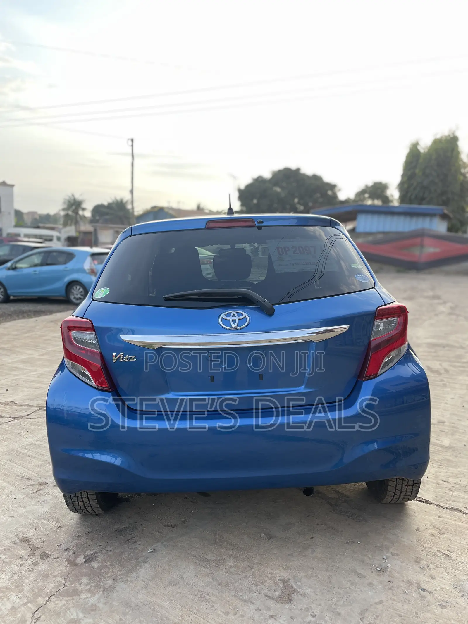 Toyota Vitz 1.3 FWD 5dr 2015 Blue