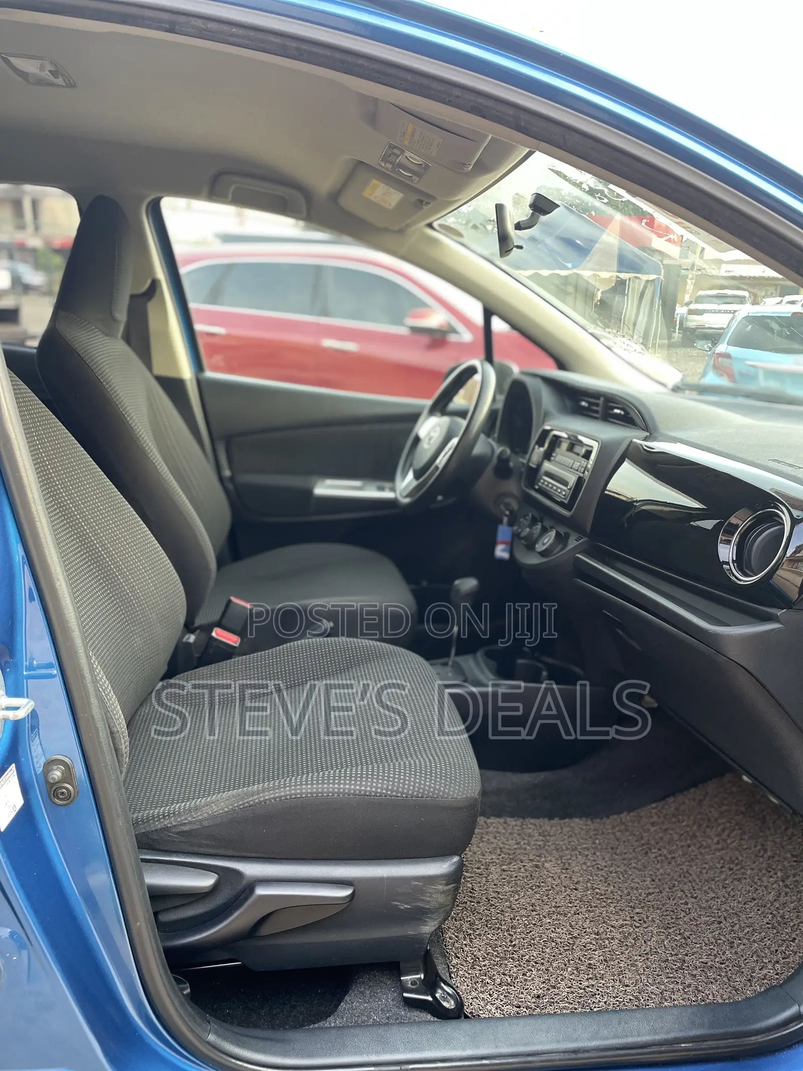 Toyota Vitz 1.3 FWD 5dr 2015 Blue