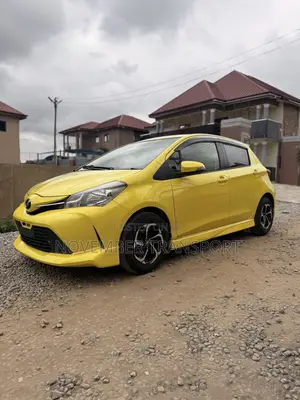 Toyota Vitz 1.3 FWD 5dr 2015 Yellow