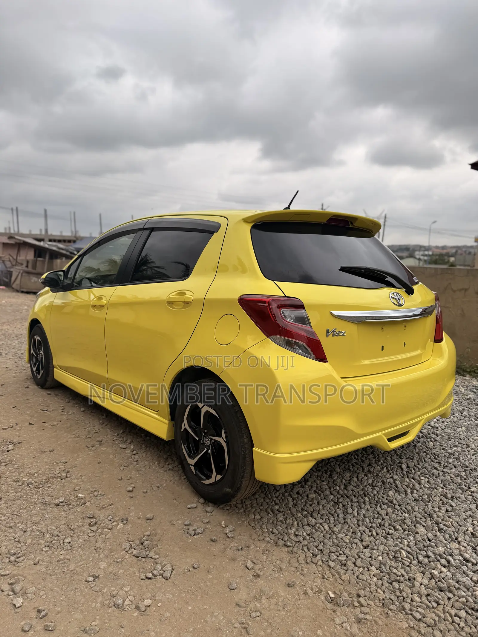 Toyota Vitz 1.3 FWD 5dr 2015 Yellow