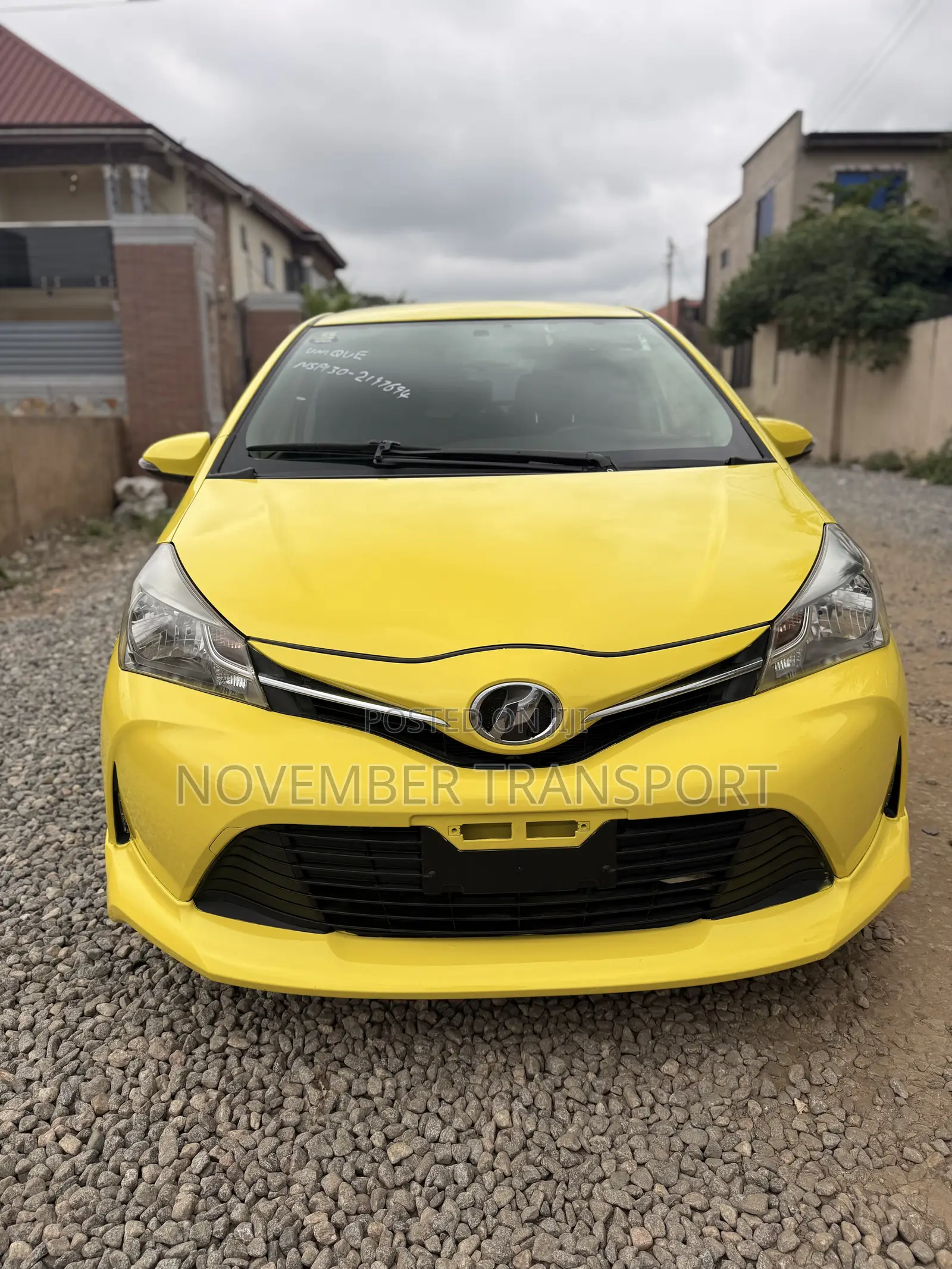 Toyota Vitz 1.3 FWD 5dr 2015 Yellow