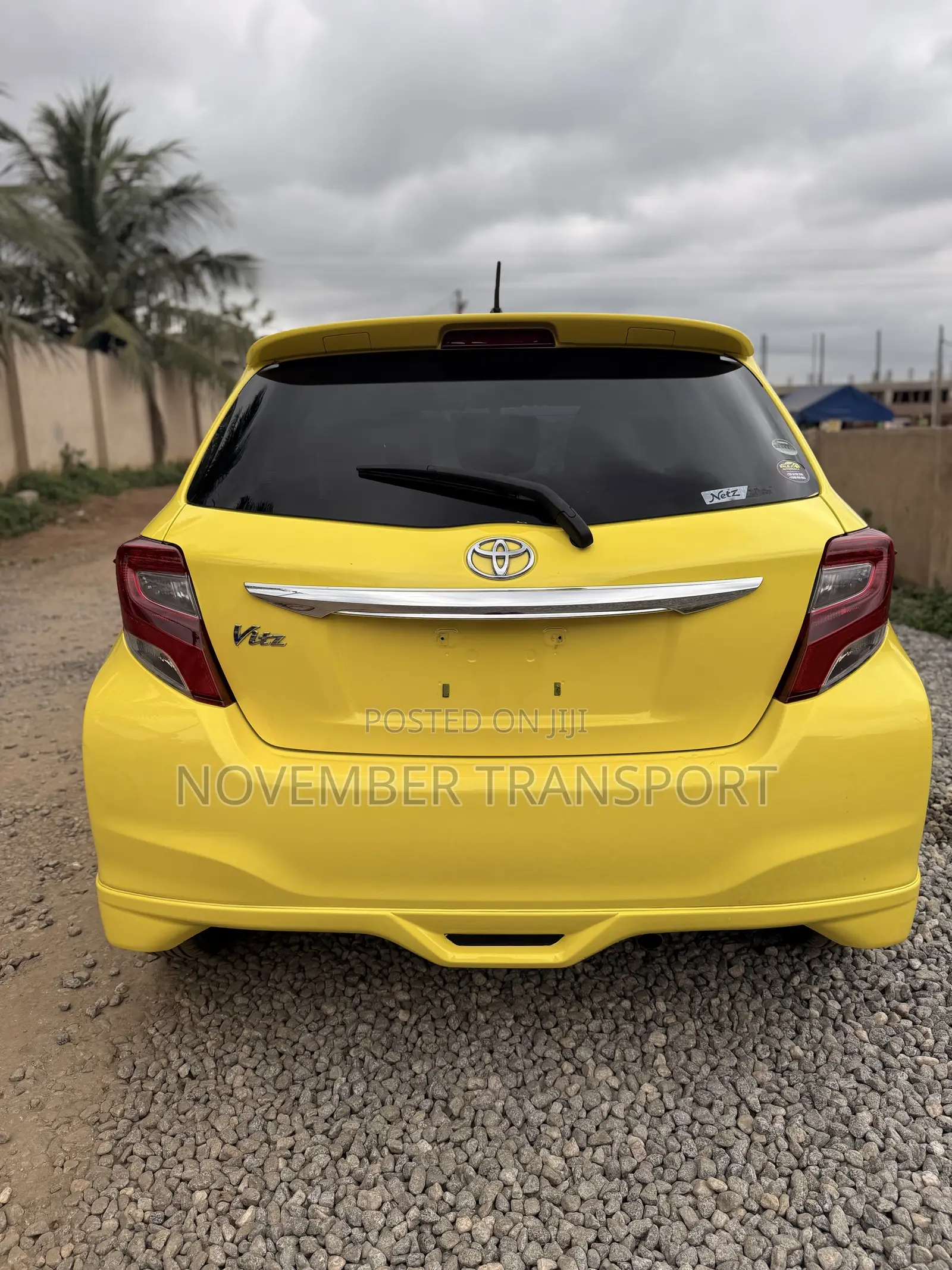 Toyota Vitz 1.3 FWD 5dr 2015 Yellow