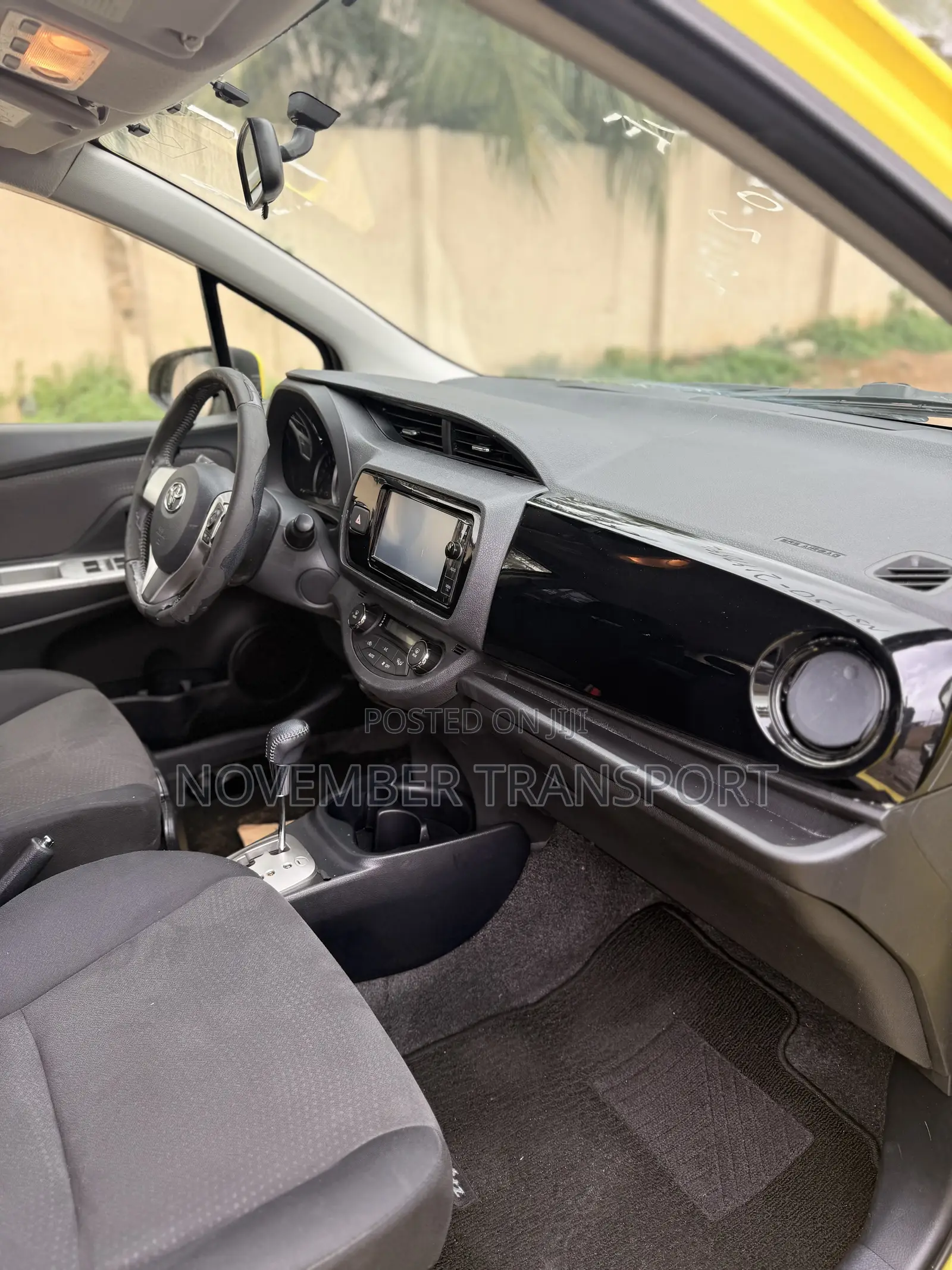 Toyota Vitz 1.3 FWD 5dr 2015 Yellow