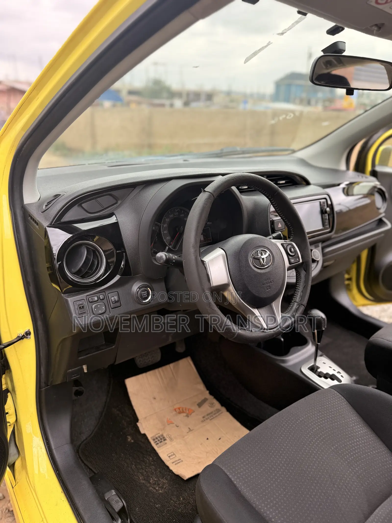 Toyota Vitz 1.3 FWD 5dr 2015 Yellow