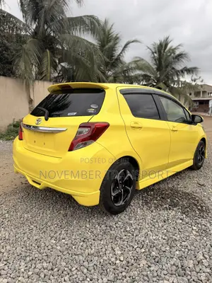 Toyota Vitz 1.3 FWD 5dr 2015 Yellow