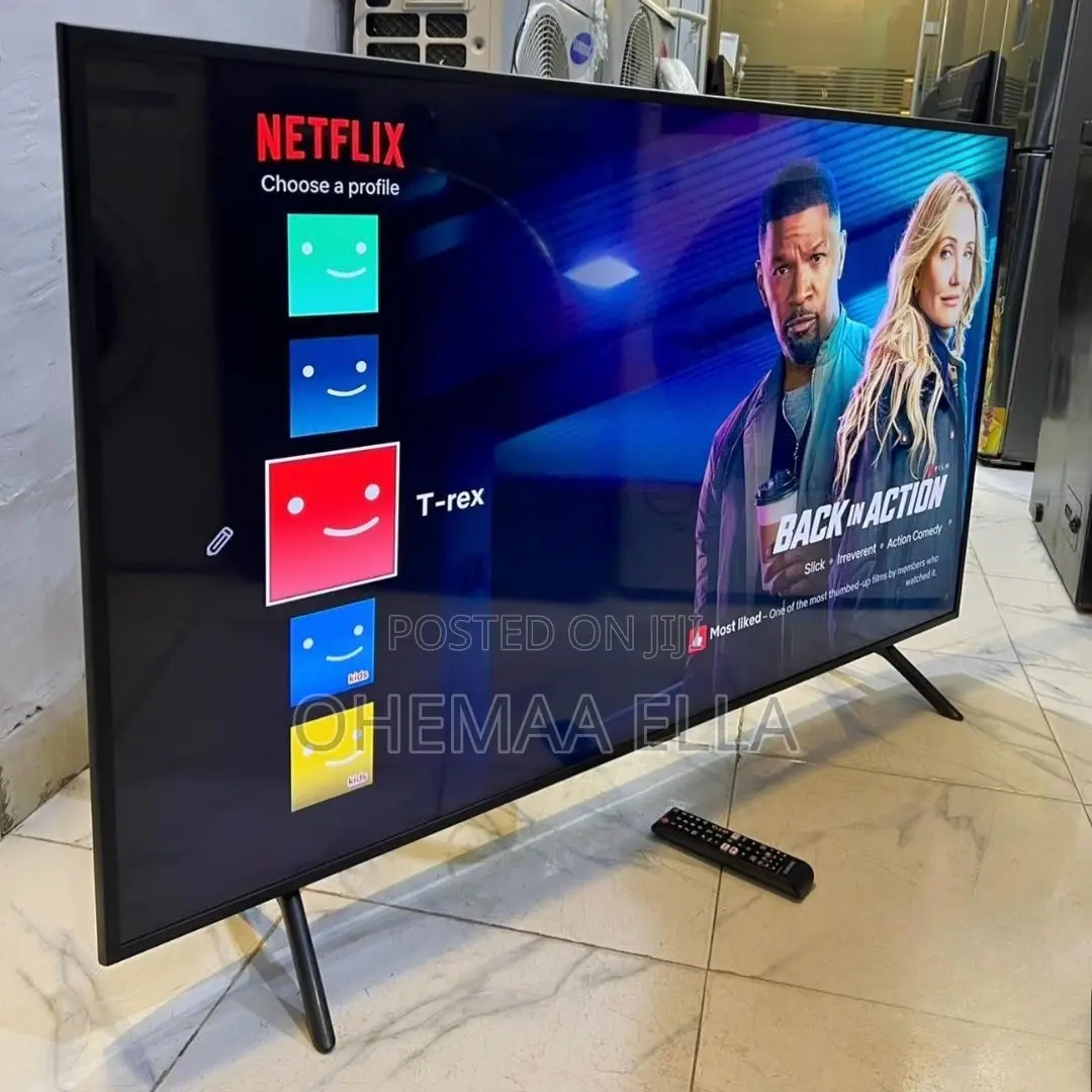 Samsung 55-Inch AU-7000 Smart TV |
Crystal UHD