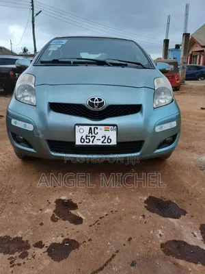 Toyota Vitz 1.0 FWD 5dr 2010 Green