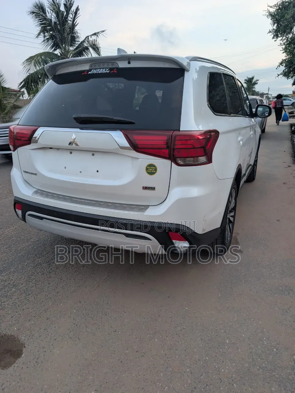 Mitsubishi Outlander SEL FWD 2020 White