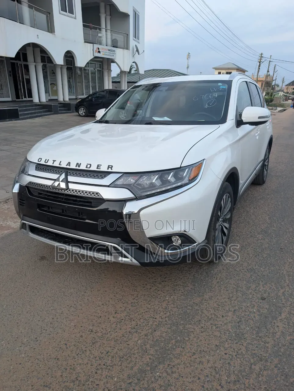 Mitsubishi Outlander SEL FWD 2020 White