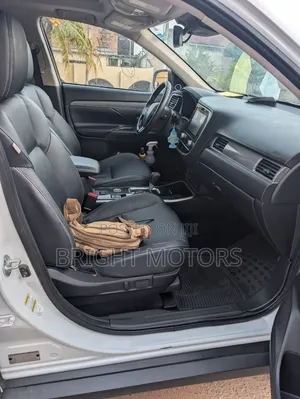 Mitsubishi Outlander SEL FWD 2020 White