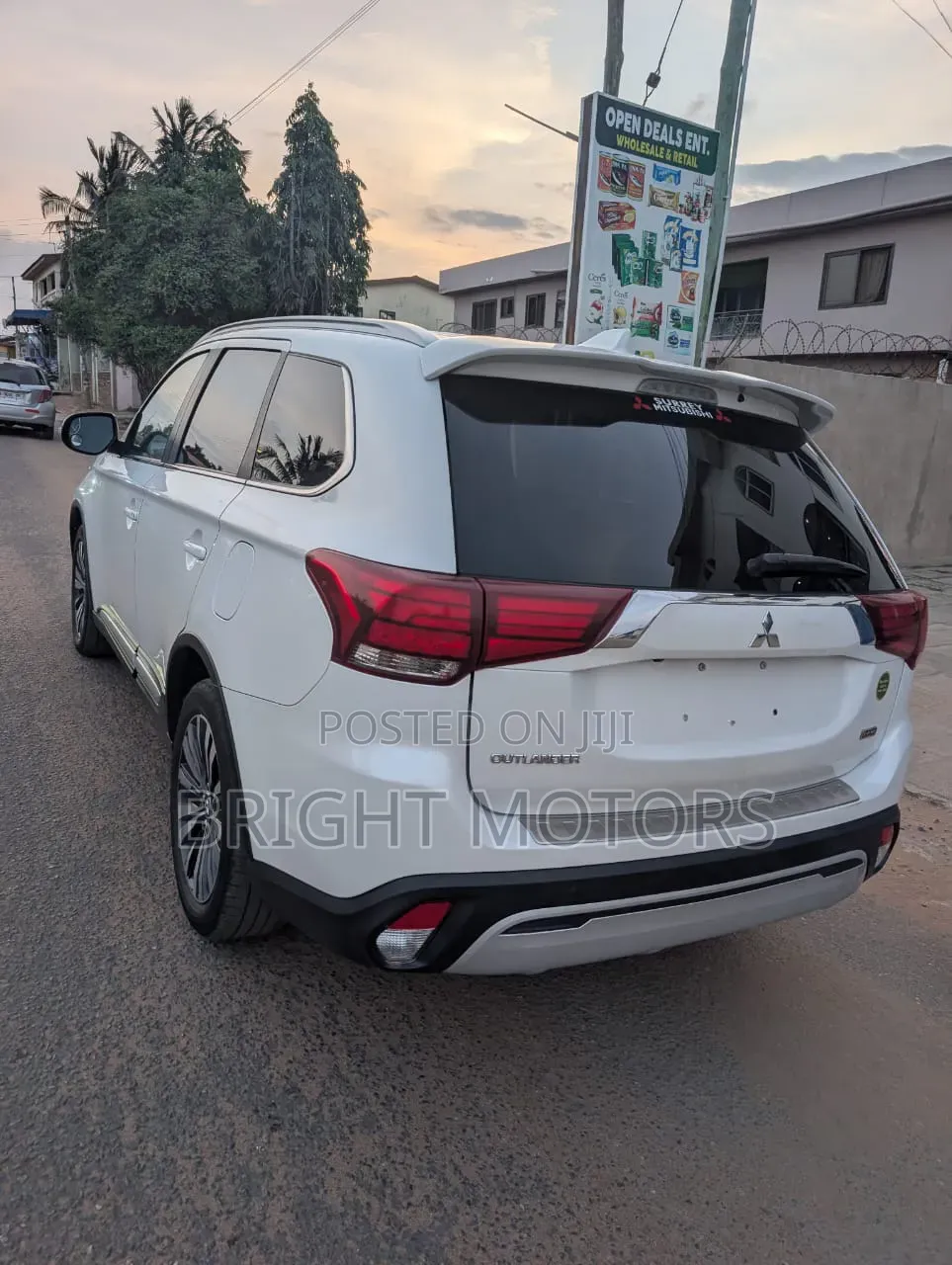 Mitsubishi Outlander SEL FWD 2020 White