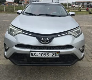 Toyota RAV4 Limited 4dr SUV (2.5L 4cyl 6A) 2015 Silver