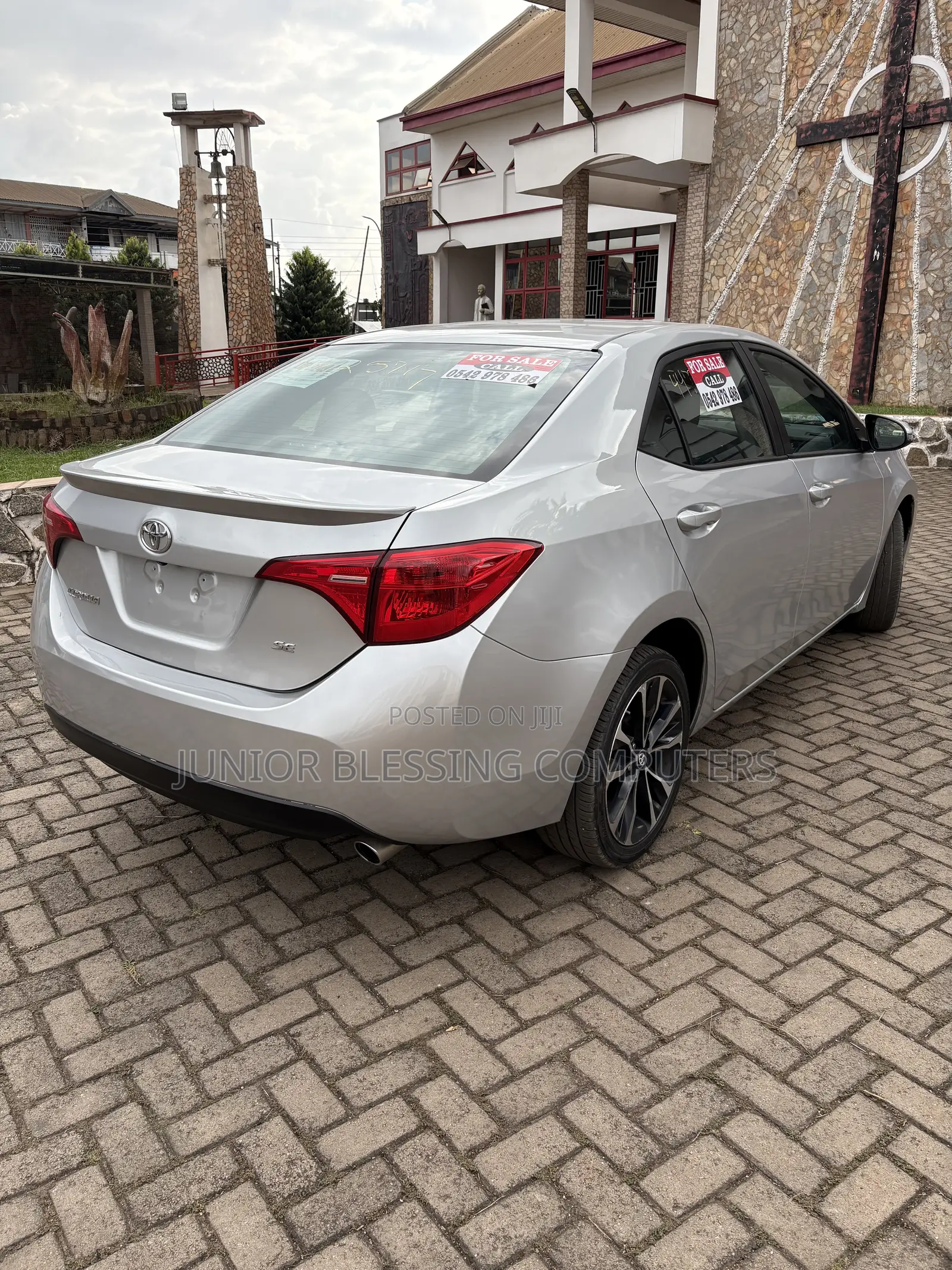 Toyota Corolla SE 4dr Sedan (1.8L 4cyl CVT) 2017 Silver