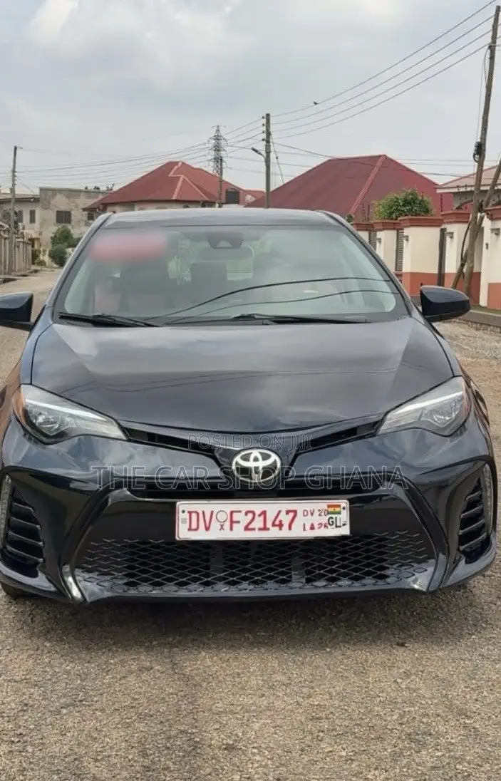 Toyota Corolla LE (1.8L 4cyl 2A) 2018 Black