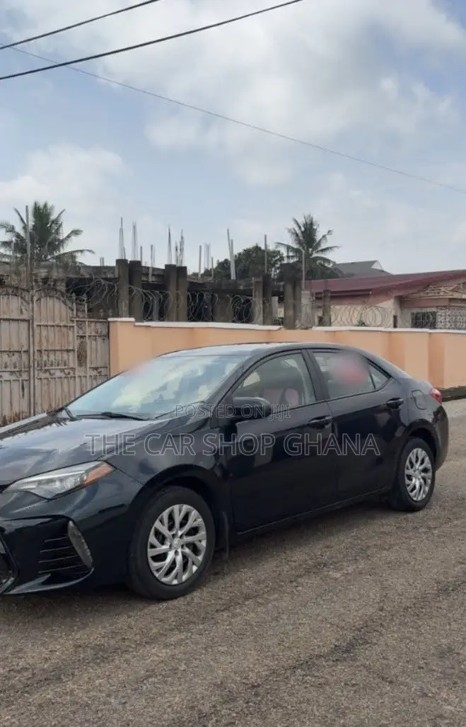 Toyota Corolla LE (1.8L 4cyl 2A) 2018 Black